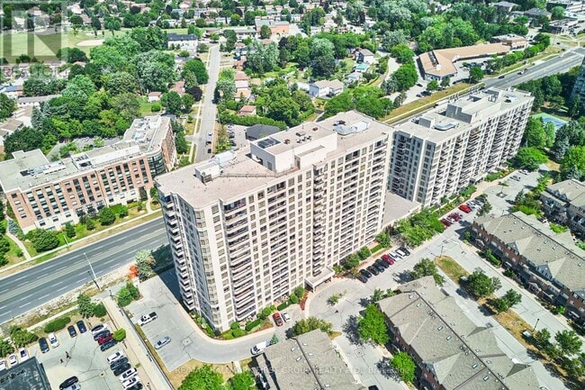 Building Photo - 1716-1000 THE ESPLANADE Rd
