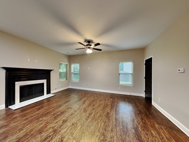 Building Photo - Beautiful Spacious Home In Gwinnett County