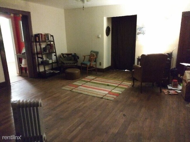 Foto del edificio - 2 br, 1 bath House - 323 Emma Road