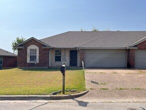 Building Photo - 3024 Beauford St