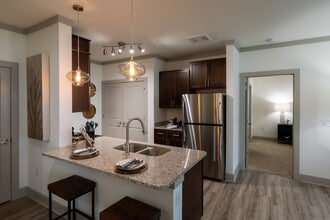 Interior Photo - Overlook at Farragut