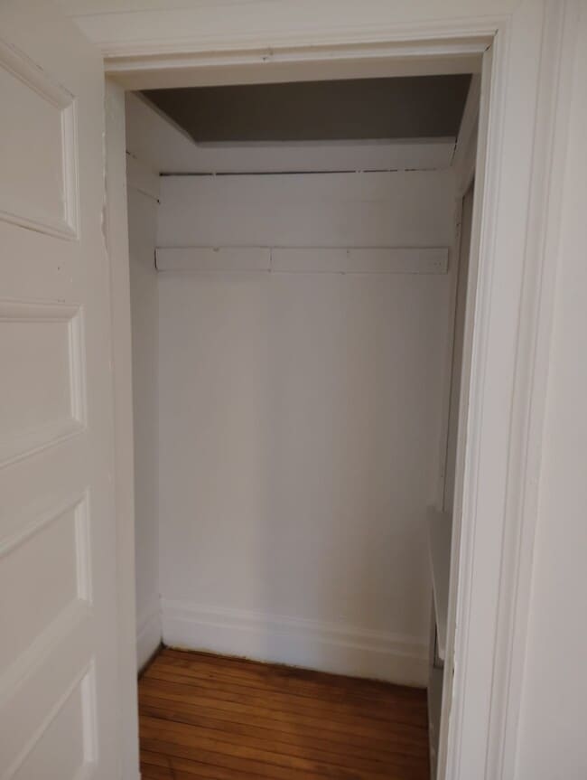 Building Photo - 301 Rue Wilbrod St