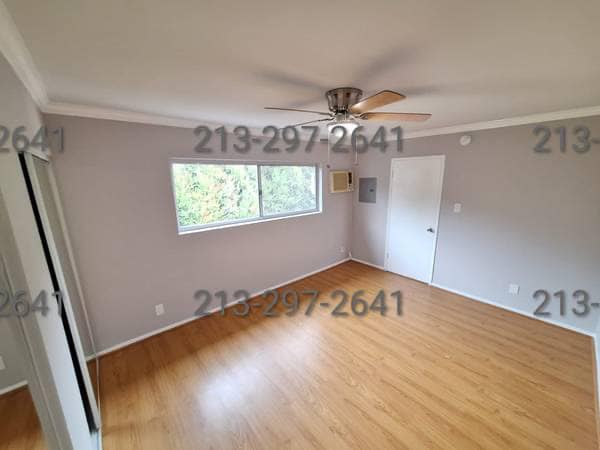 Building Photo - 13813 Oxnard St