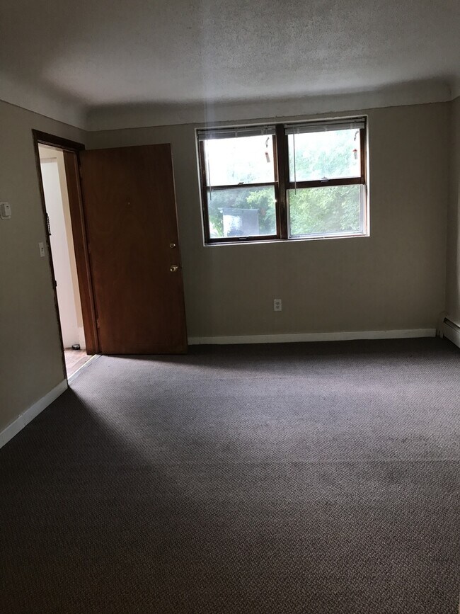 Foto del edificio - One bedroom Maplewood off Stillwater