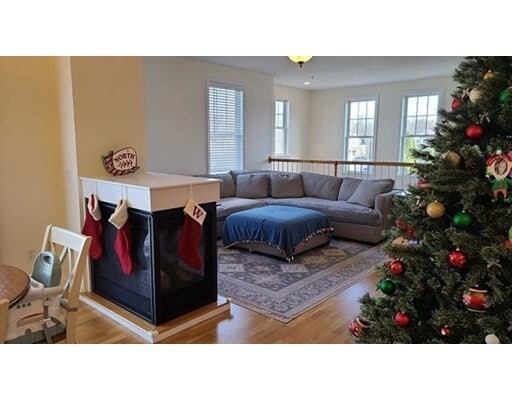 Foto del edificio - 46 Seven Springs Ln