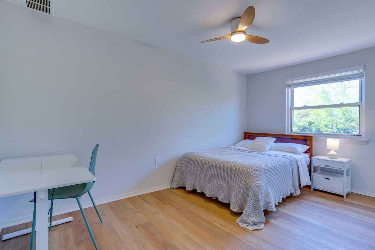 8032 Saint Annes Ct, Alexandria, VA 22309 Townhome Rentals in