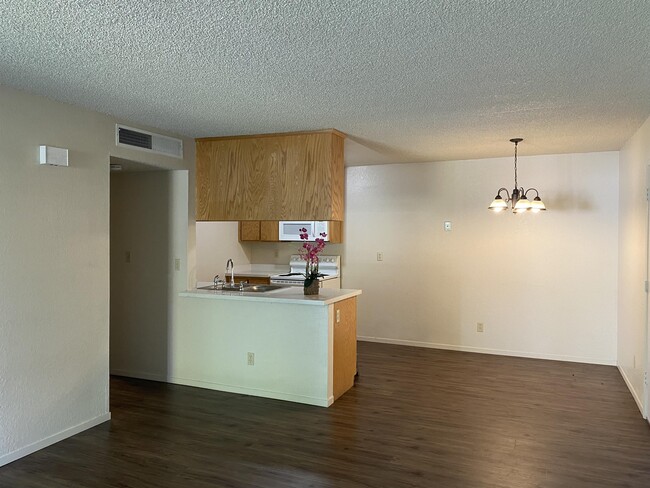 Building Photo - 1312 Pietriana Way