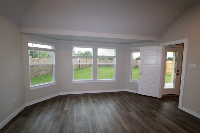 Building Photo - 5803 Aurora Ln