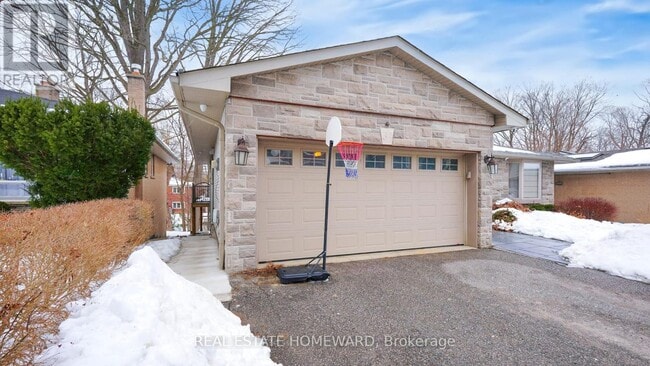 Building Photo - 34 Delair Crescent