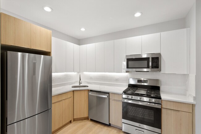 Foto del edificio - 7383 N Damen Ave