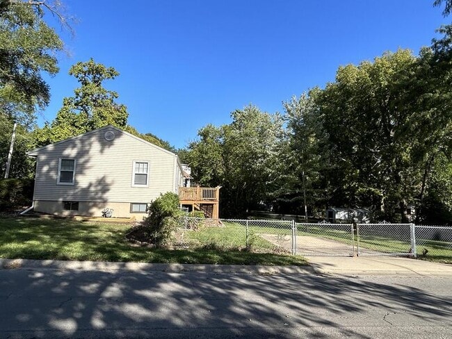 Foto del edificio - 6321 W 57th Terrace