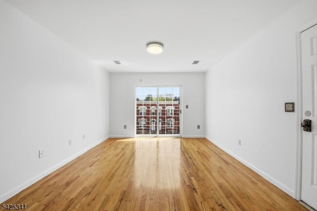 Foto del edificio - 20 Wakeman Ave