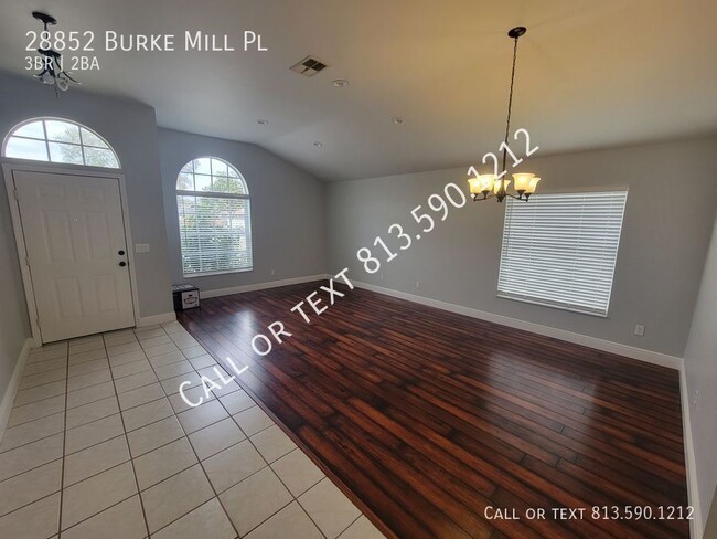 Building Photo - Spacious Wesley Chapel Home