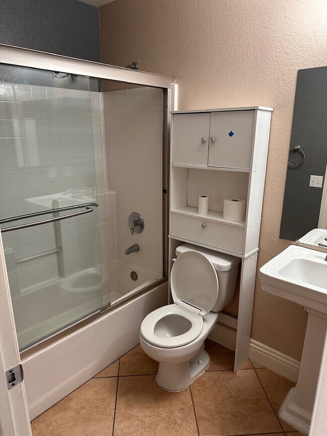 Foto del edificio - 15599 Caravelle Ave
