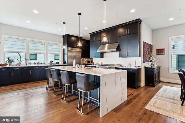 Foto del edificio - 6814 Silver Linden St