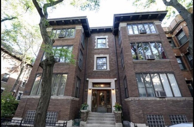 Building Photo - 2 br, 2 bath Condo - 3741 N Pine Grove Ave