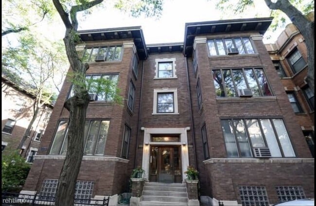 Foto del edificio - 2 br, 2 bath Condo - 3741 N Pine Grove Ave