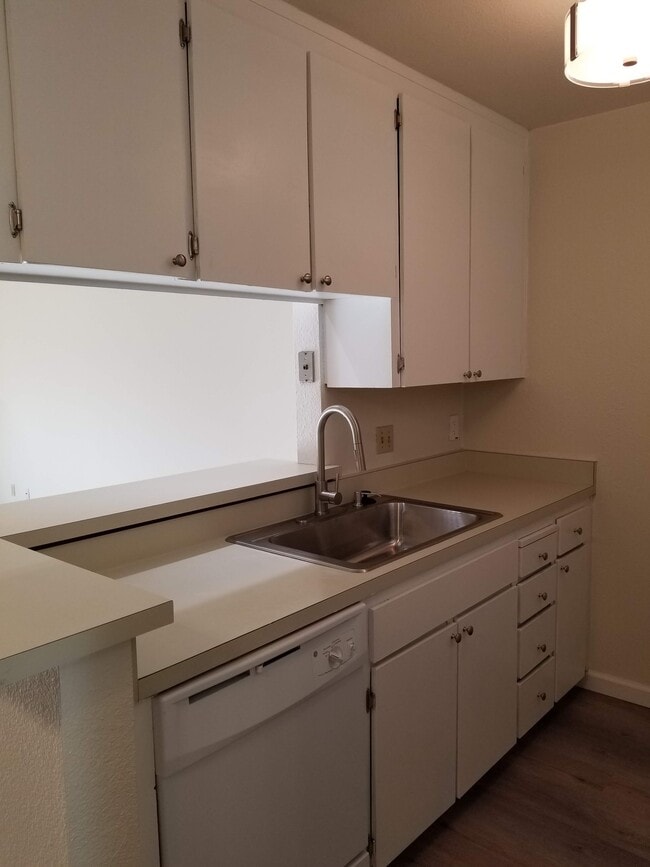 361 Half Moon Ln Unit 309, Daly City, CA 94015 Condo for Rent in Daly