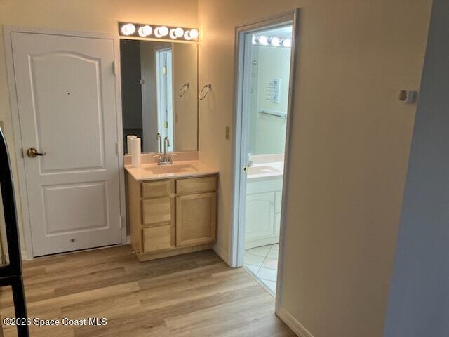 Foto del edificio - 2180 Country Club Dr