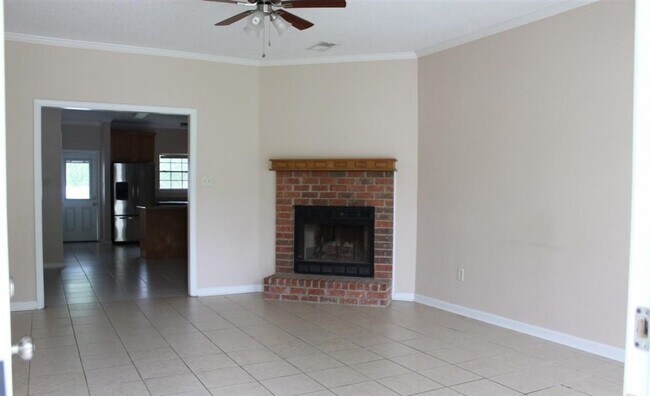 Building Photo - 17468 Deer Lake Ave