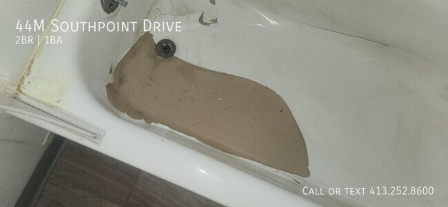 Foto del edificio - 44 Southpoint Dr