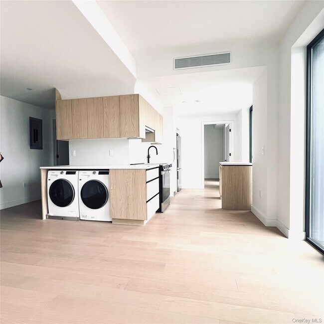 Foto del edificio - 1807 66th St