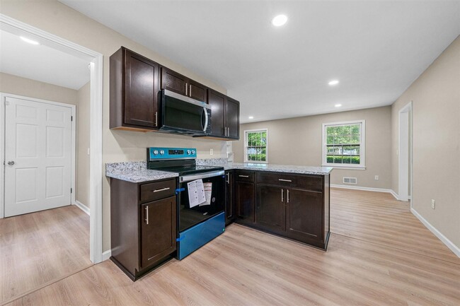 Foto del edificio - 725 Temple Ct