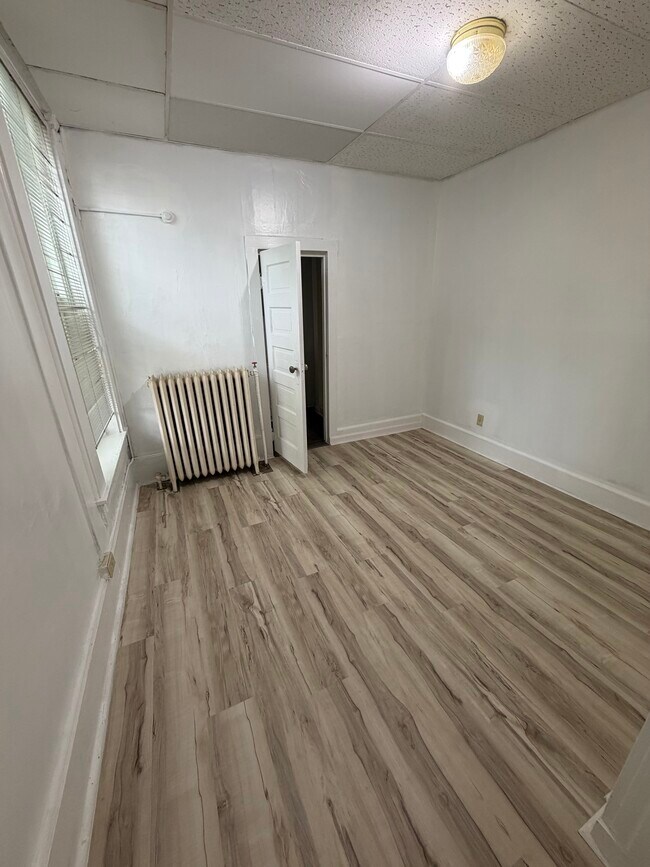 Foto del edificio - 314 E Walnut St