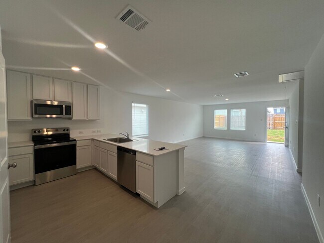 Building Photo - Great New Construction 3/2 Home In Waters Edge