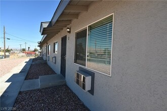 Building Photo - 320 N 16th St