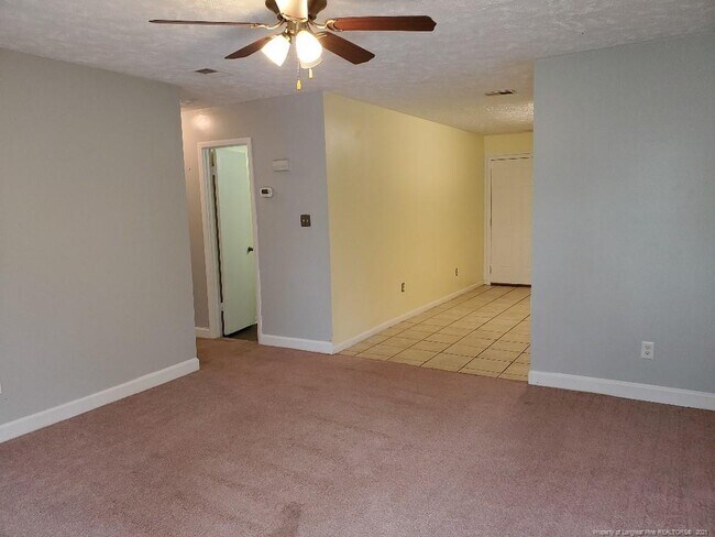 Building Photo - 6466 Rockford Dr