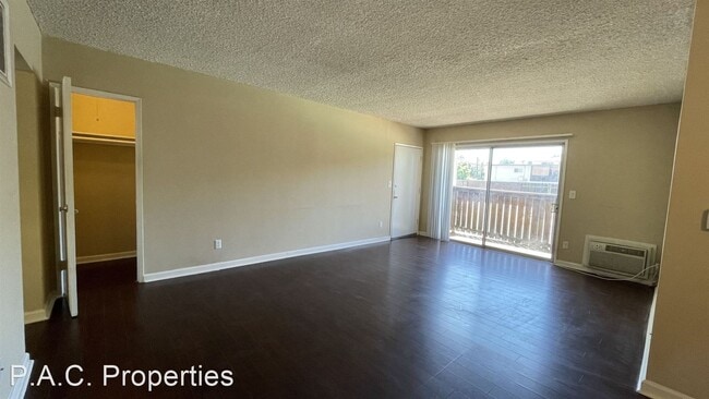 Building Photo - 1 br, 1 bath Apartment - 5502 Corteen Plac...