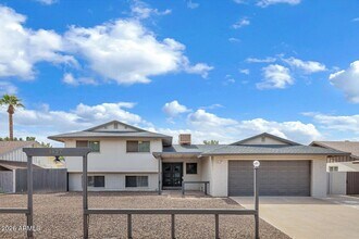 Building Photo - 1627 E Fremont Dr