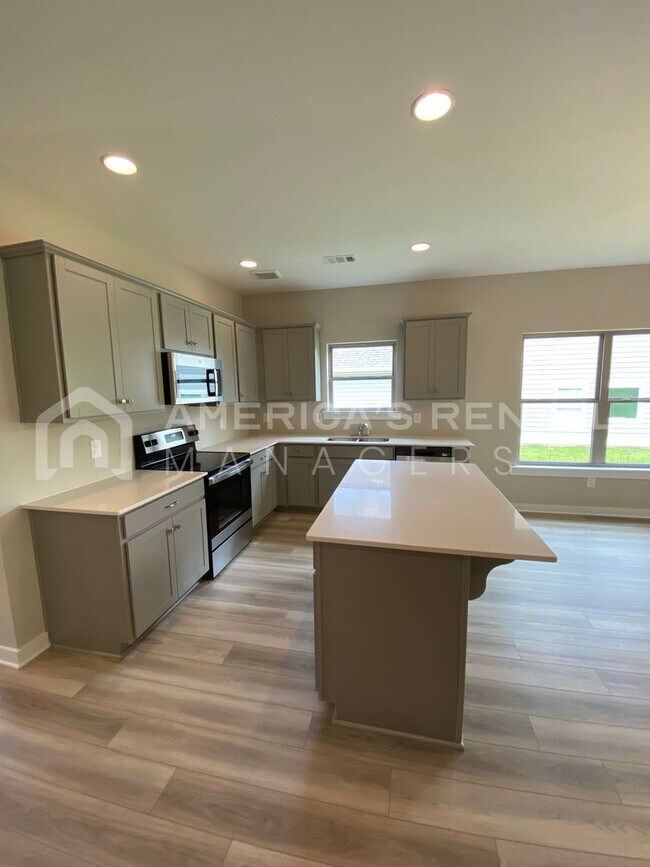 Building Photo - REDUCED PRICE!! Home for Rent in Tuscaloosa, AL!!! Available to View Now!!! Sign a lease by 1/31/...