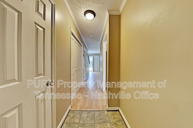 Foto del edificio - 473 Claircrest Dr