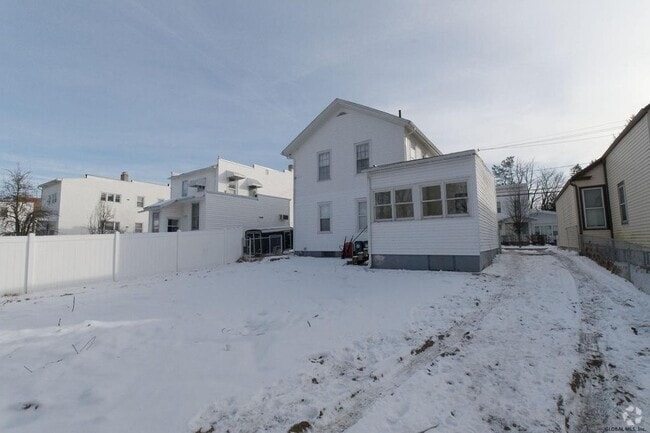 Building Photo - 211 Stow Ave