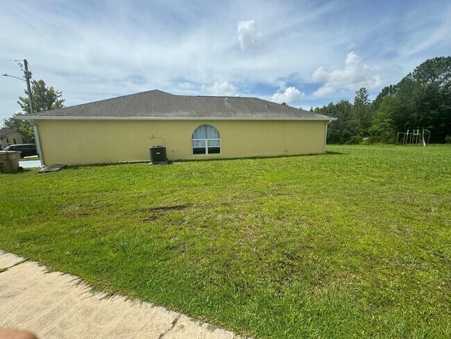 Building Photo - Beautiful  3bed  2Bath  House in Poinciana