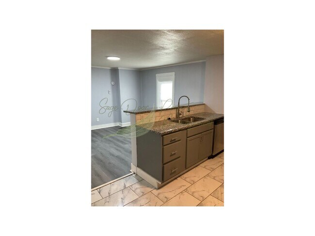 Foto del edificio - 1 FREE MONTH OF RENT!!!
