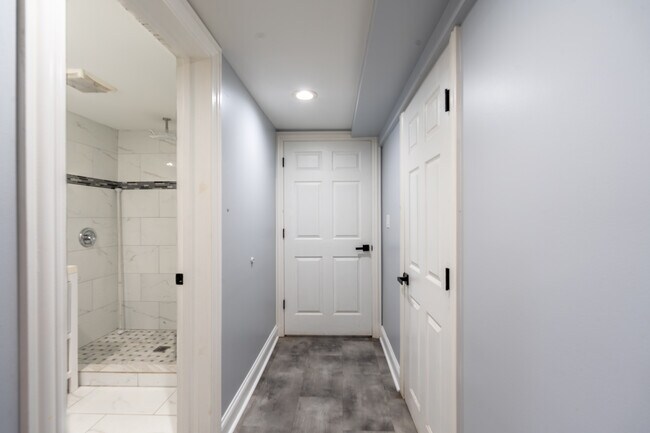 Foto del edificio - 4426 N Bernard St
