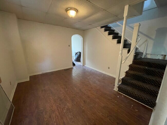 Building Photo - 396 Houston St