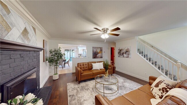 Building Photo - 2711 W Bishop Dr