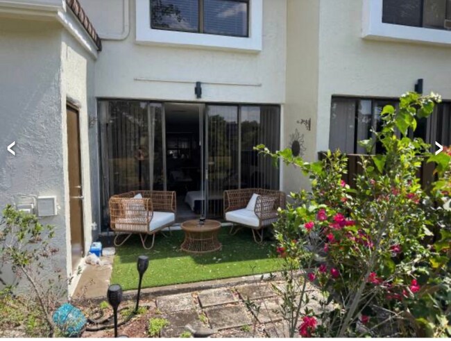 Foto del edificio - 1840 Linton Lake Dr