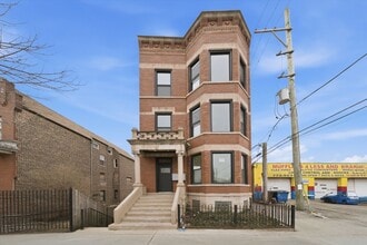 Building Photo - 2345 W 23rd Pl