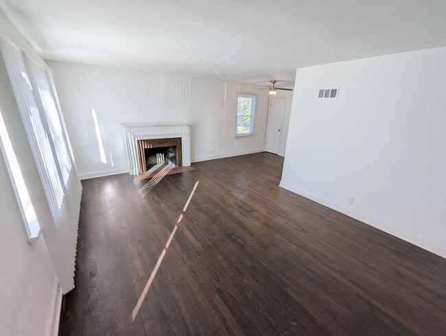 Building Photo - Updated Bungalow in Berkeley