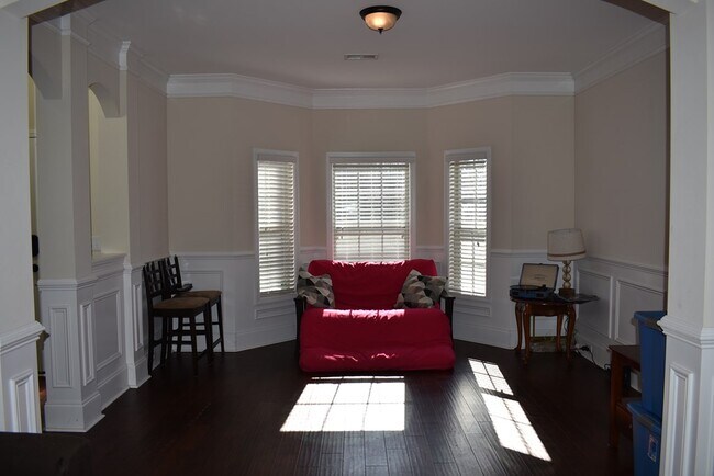 Building Photo - 2390 Presidio Dr