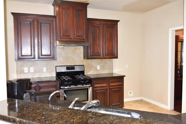 Foto del edificio - 5106 Autumn Rose Ln