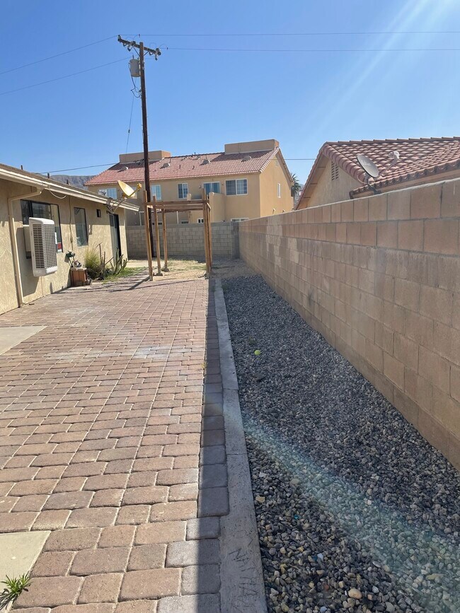 Building Photo - 13880 Ocotillo Rd
