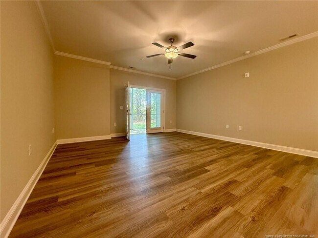 Foto del edificio - 188 Gallery Dr