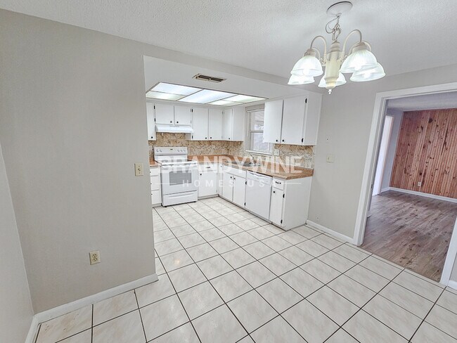 Building Photo - **1/2 MONTH CREDIT** New Year, New Home! 3...