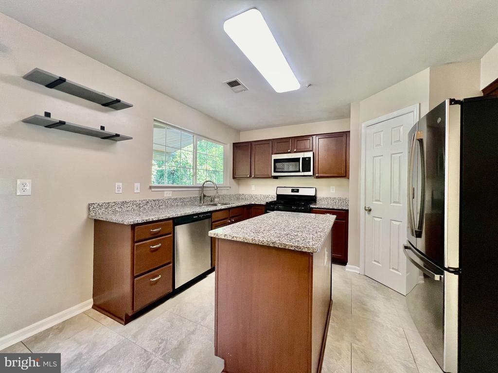 Primary Photo - 158 Goldsborough Dr